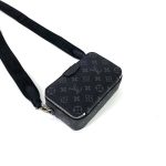 Louis Vuitton Alpha Wearable Wallet Bag Postacı Çanta - Görsel 2