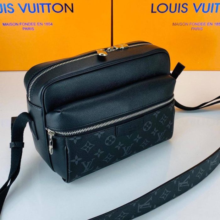 Louis Vuitton Outdoor Messenger İnfini ve Empreinte Erkek Postacı - Görsel 5