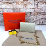 markacantalar-louis-vuitton-pochette-coussin-bag-empreinte