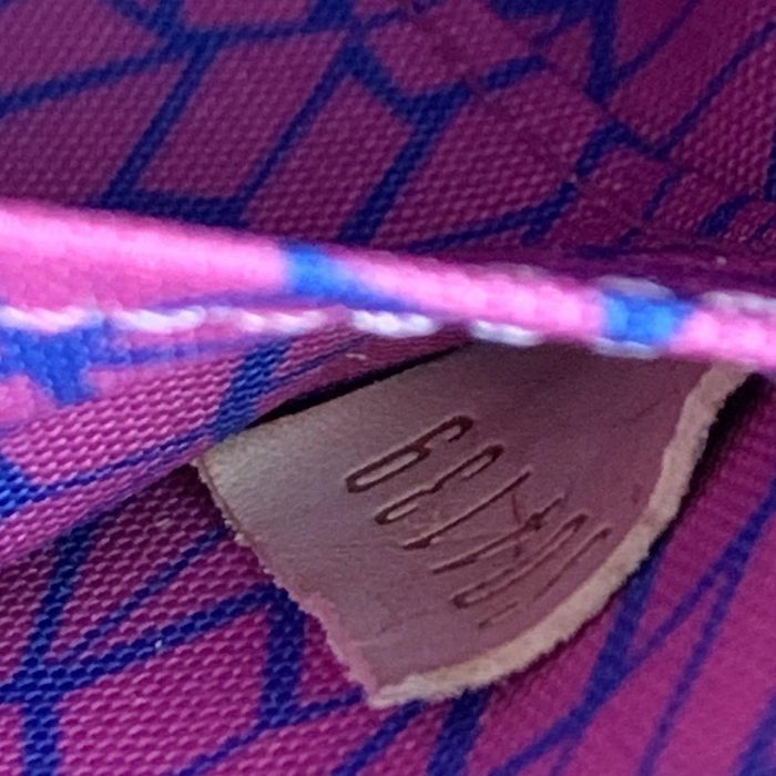 Louis Vuitton LVxYK OnTheGo MM Orta Boy Kadın Çanta - Görsel 15