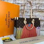 Louis Vuitton LVxYK OnTheGo MM Orta Boy Kadın Çanta - Görsel 3