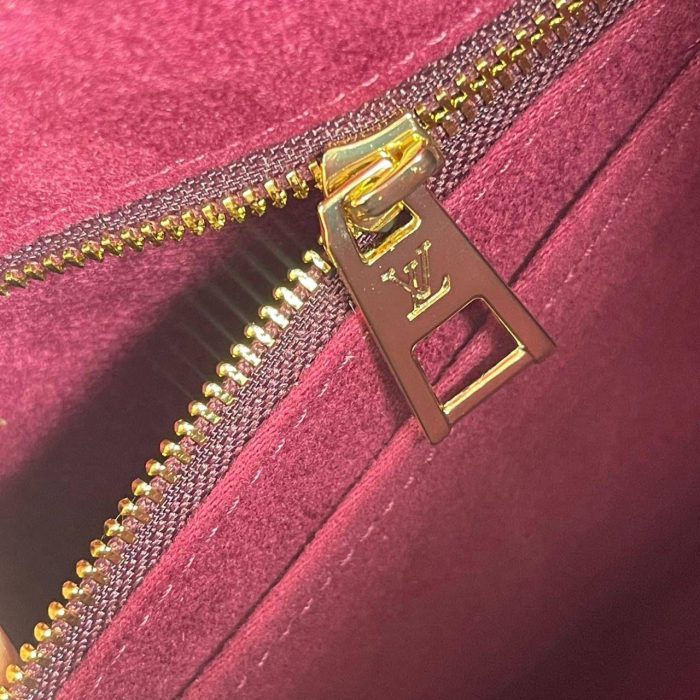 Louis Vuitton OnTheGo Bicolour Gradient MM Empreinte Kadın Çanta - Görsel 10