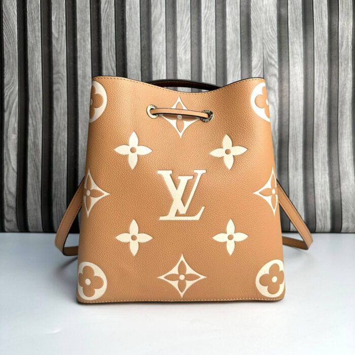 Louis Vuitton Neonoe Wild at Heart Collection Kadın Çanta - Görsel 3