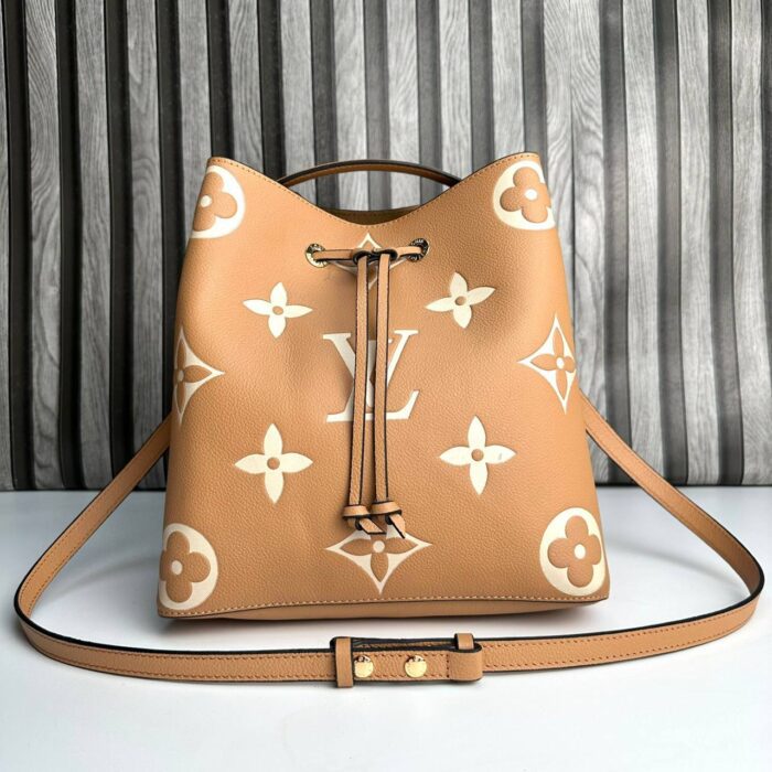 Louis Vuitton Neonoe Wild at Heart Collection Kadın Çanta - Görsel 2